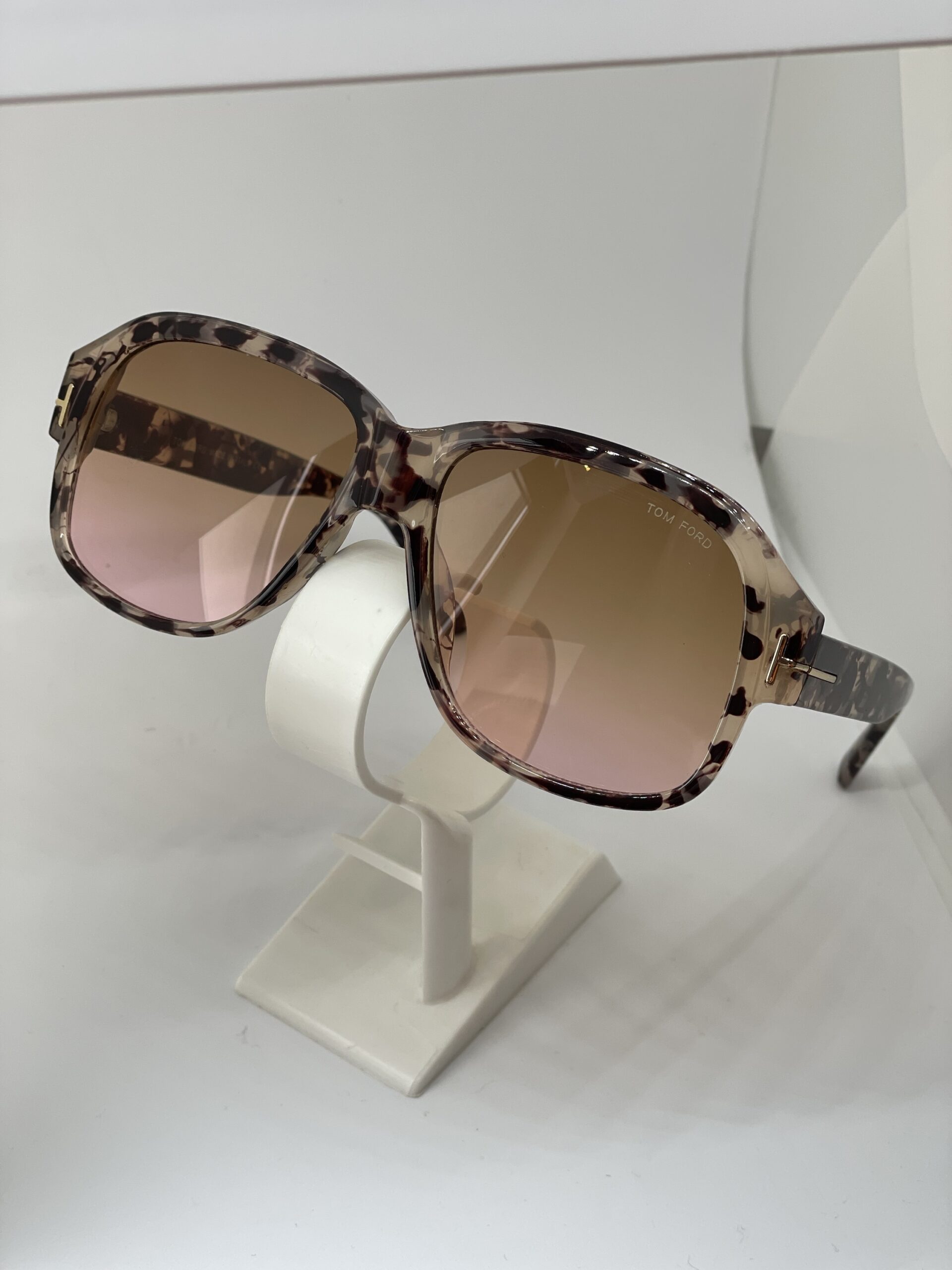 Tomuy güneş gözlüğü - Görsel 1