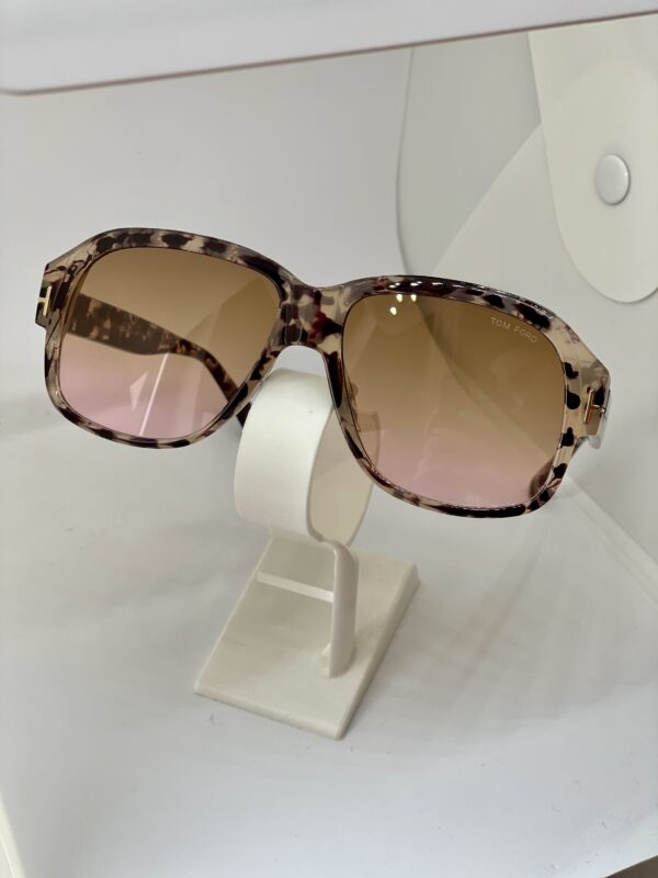 Tomuy güneş gözlüğü