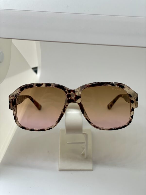 Tomuy güneş gözlüğü