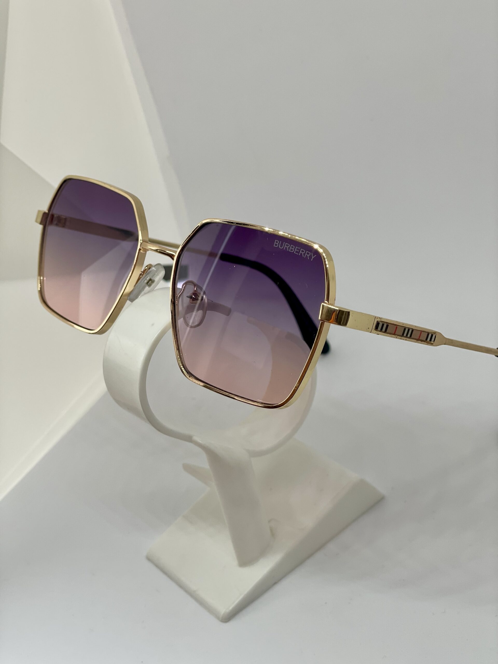 Berattin güneş gözlüğü - Görsel 2