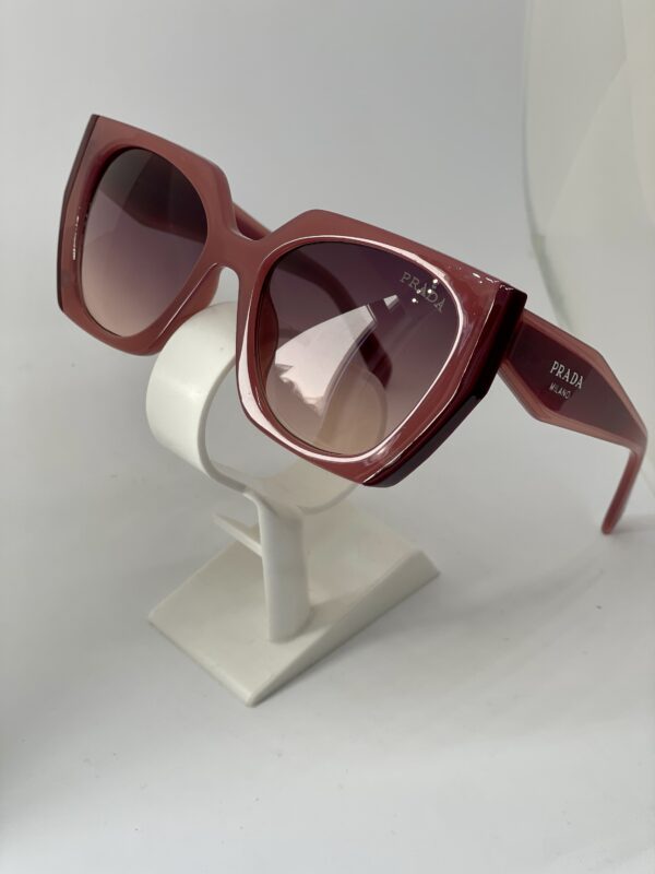 Pragde güneş gözlüğü