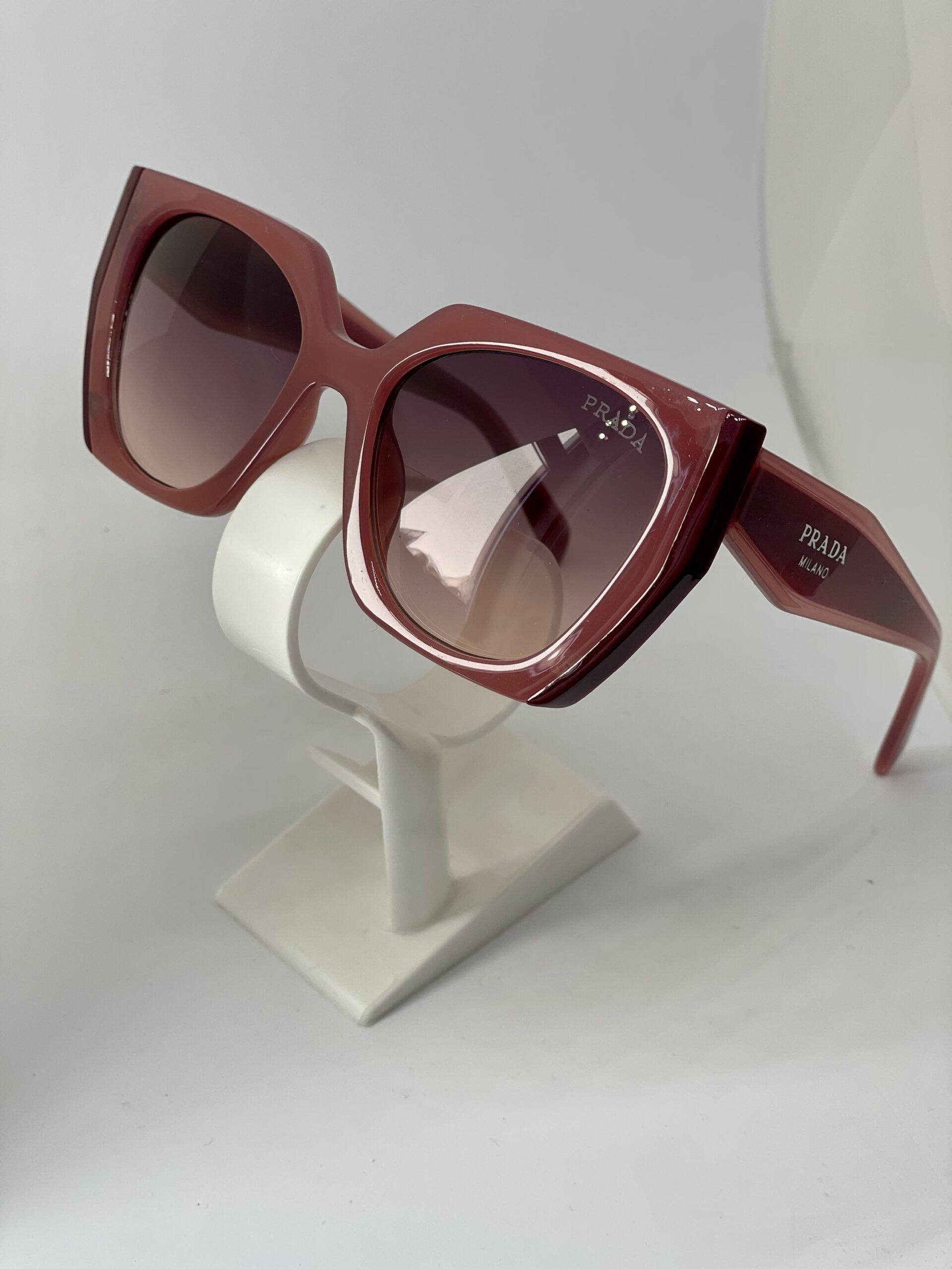 Pragde güneş gözlüğü - Görsel 2