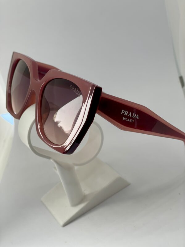 Pragde güneş gözlüğü