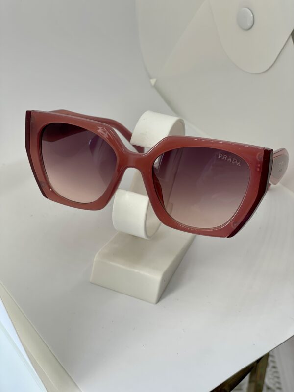 Pragde güneş gözlüğü