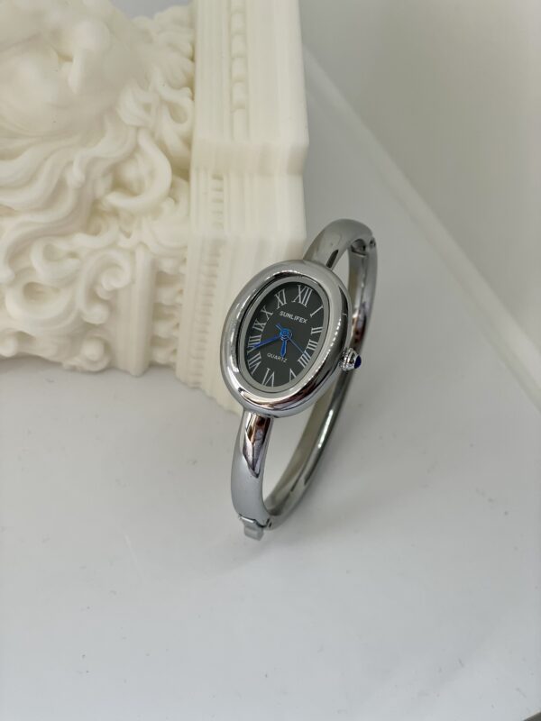 Kelepçe bilezik saat