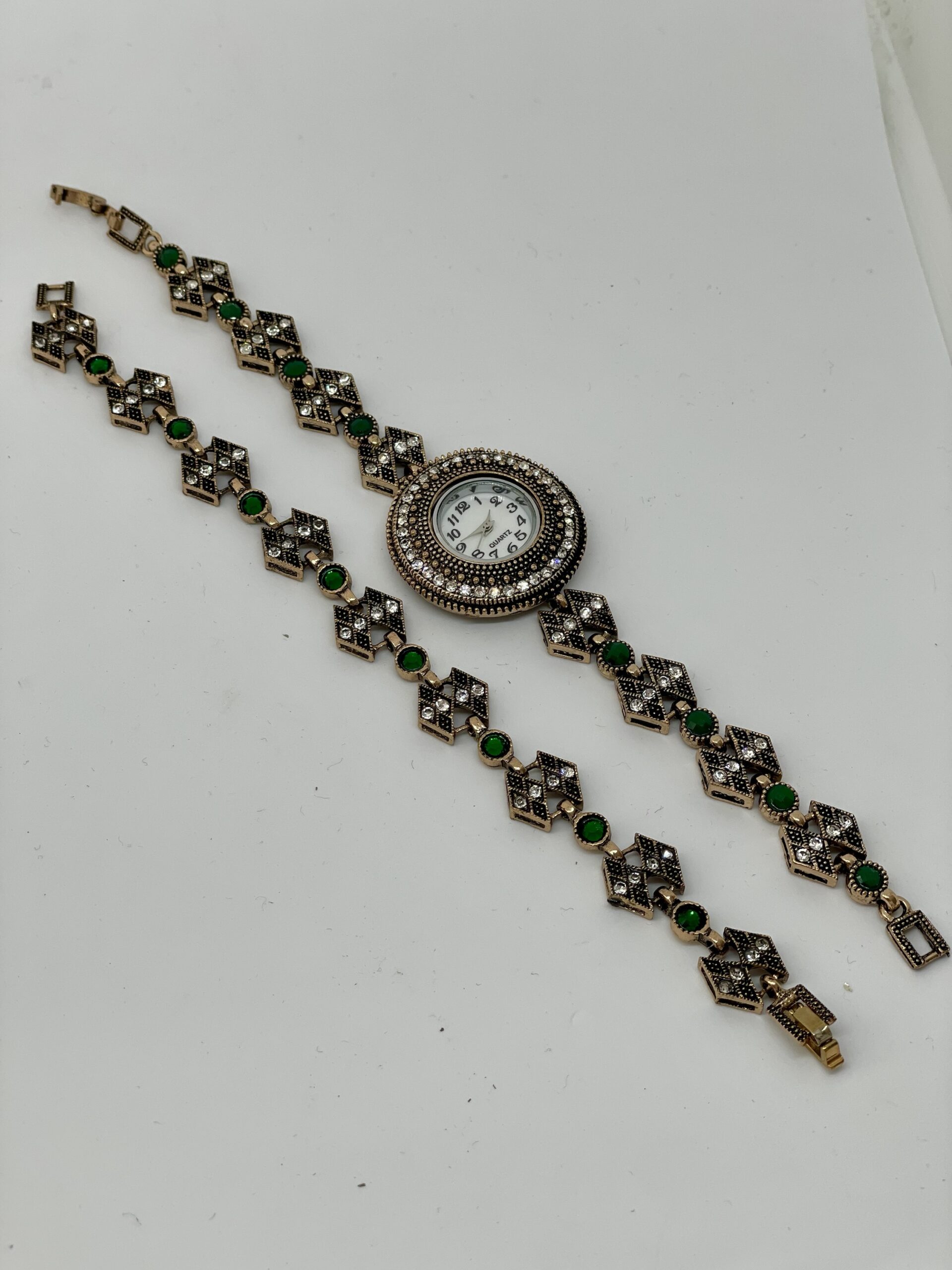 Yeşil taşlı vintage saat - Görsel 4