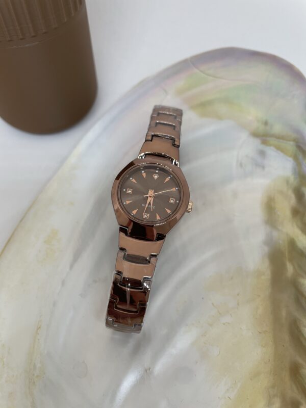 Brown saat